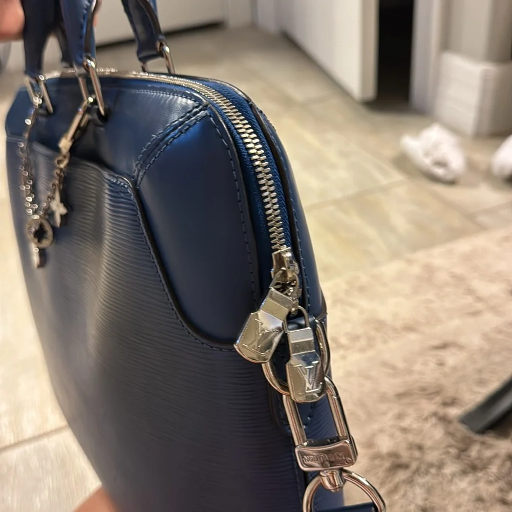 Louis Vuitton Toledo Blue Epi Oliver